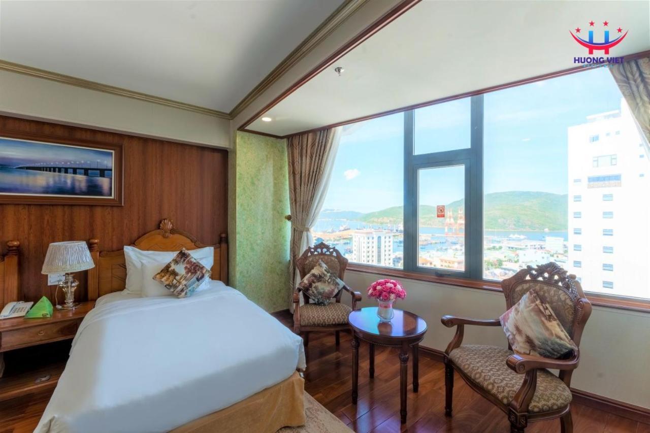 Huong Viet Hotel Quy Nhon - Beachfront Exteriör bild