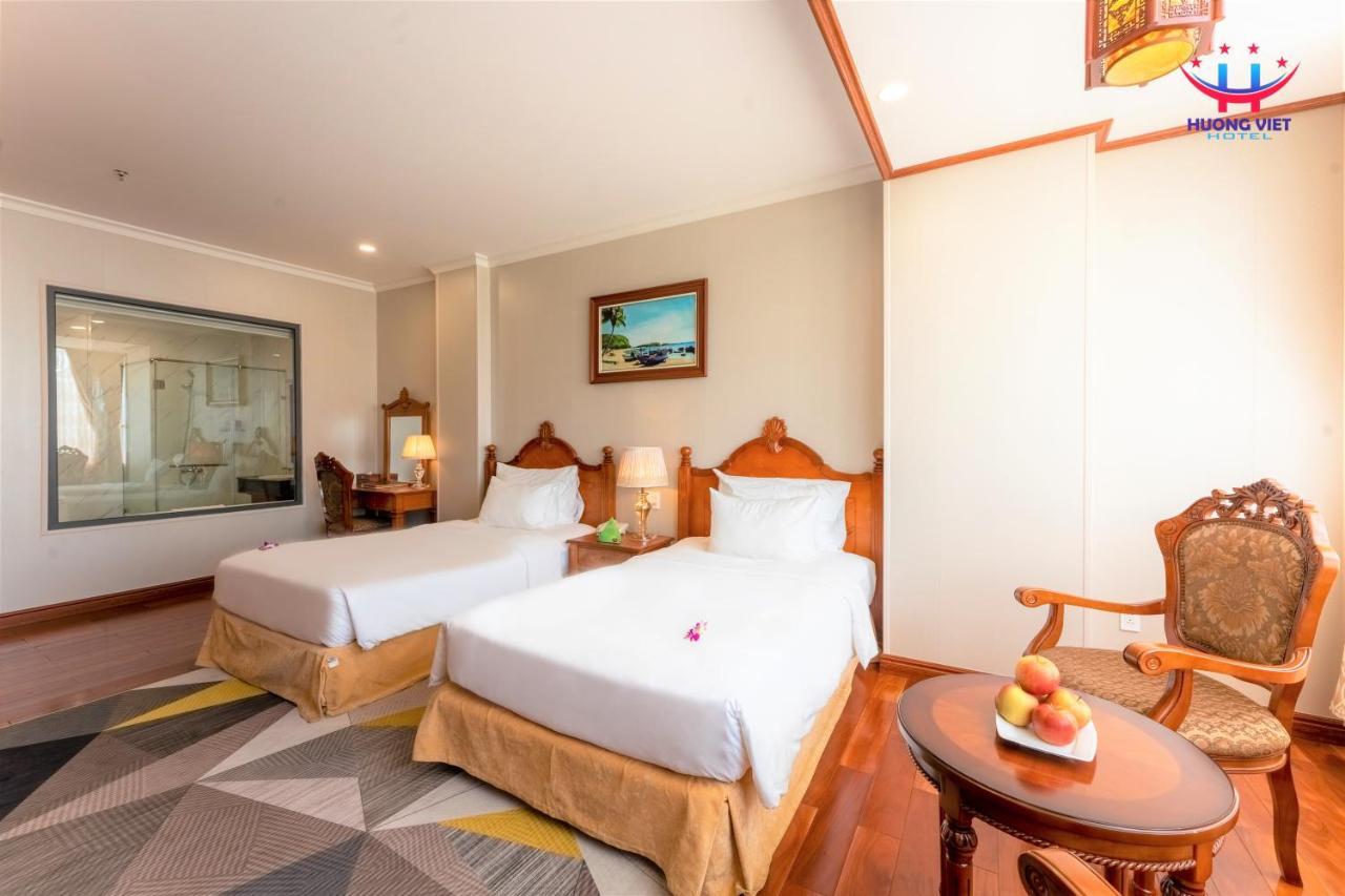 Huong Viet Hotel Quy Nhon - Beachfront Exteriör bild