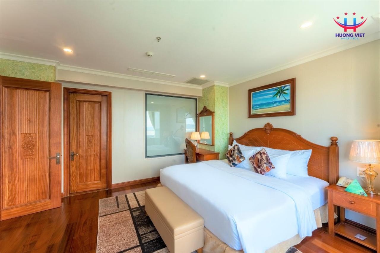 Huong Viet Hotel Quy Nhon - Beachfront Exteriör bild